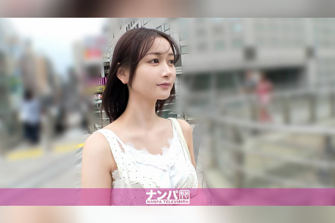 我勾搭上了八王子那位漂亮的女孩，她是一垒手，球衣号码是4号！