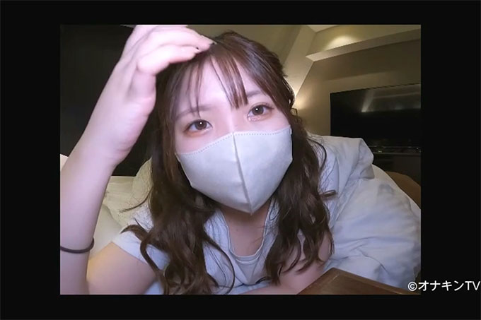 【FC2】第2部作品,与人气娃娃脸G罩杯女大学生乱搞。它正处于提升的边缘,有龟头攻击和他妈的。我对传教士的姿势和振动器攻击感到疯狂。