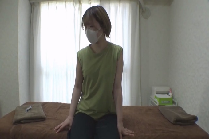 [FC2]【无/木福福有奖励】胸小但屁股丰满的超苗条妹子！剃光的阴户和豆子般的乳头被双重处理，她可爱地呻吟着给我一个鸡巴！？