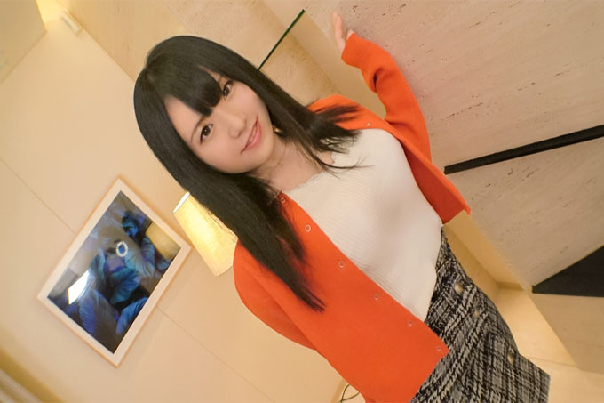 [安静的毛茸茸的女孩] [其实穆迪] 一个甚至不见面也不出门的室内女孩实际上是用振动器自慰的穆迪酱。申请人业余，第一次 AV 拍摄 297