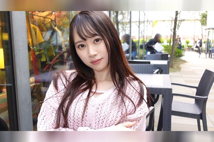 【这样喷出来真的不行吗…？ 】清纯氛围却爱NTR AV每天晚上自慰的肤白黑发大姐姐！