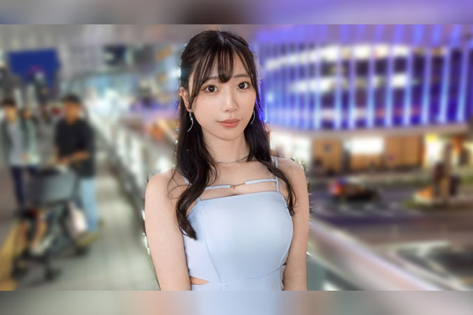 一位身材姣好的在校女大学生出现了！看着她乳头（她的敏感点）受到刺激时的反应，真是令人兴奋！