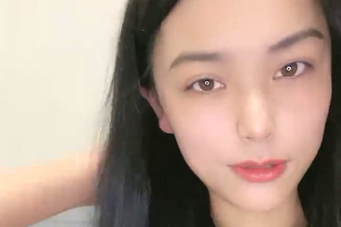 第一次搞黄的清澈女神-七七 _看不清吗，等一下我有点紧张， 我感觉好尴尬啊，哎呀我不想开了。边揉小穴边羞涩的淫笑	