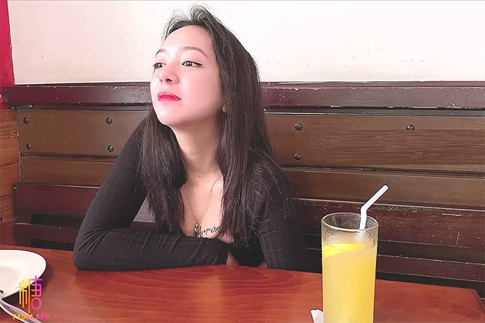 外籍女友性爱日记 义大利混血美妞疯狂毒龙钻 没想到还是处女赚翻