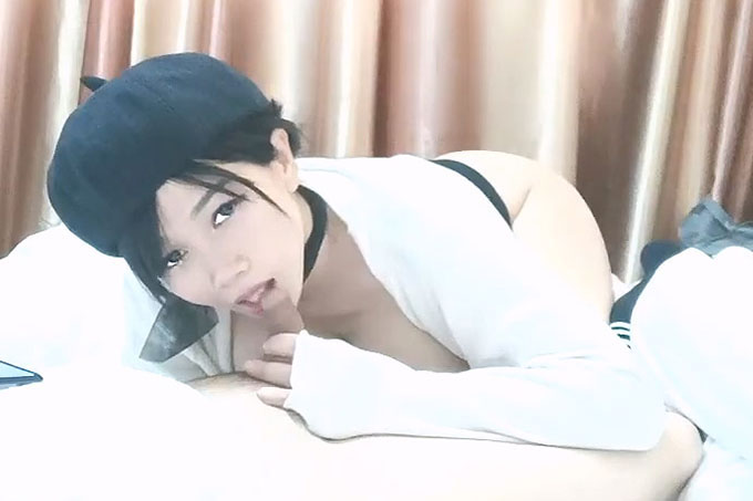 乖巧的小少妇露脸漏着骚奶子撩骚大哥激情啪啪,口交乳交大鸡巴玩弄,表情好骚激情上位逼推鸡巴滑入阴道抽插