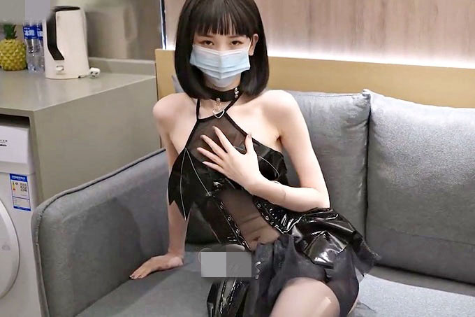 美腿蜜穴小恶魔