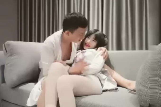 学妹兼职 小萝莉邻家妹妹型 童颜巨乳 婴儿肥 极品名器 白虎一线天 馒头逼