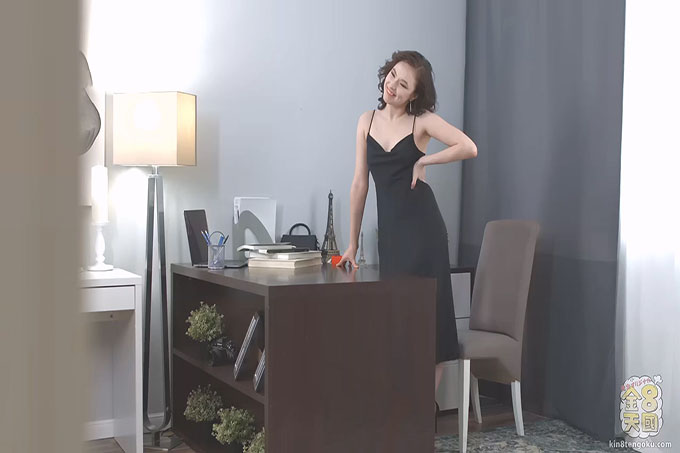 蓝眼半女萨拉邀请的蓝色肛门